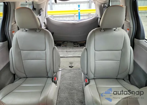 2016 Toyota Sienna Xle z USA, uszkodzony, nr VIN 5TDDK3DC5GS132406